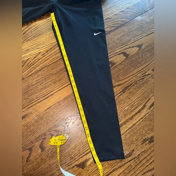 NWT Nike Pro Legging - Picture 4 of 5